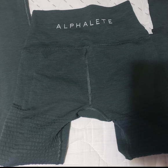 Alphalete Halo new never used. With out ticket - Picture 3 of 4